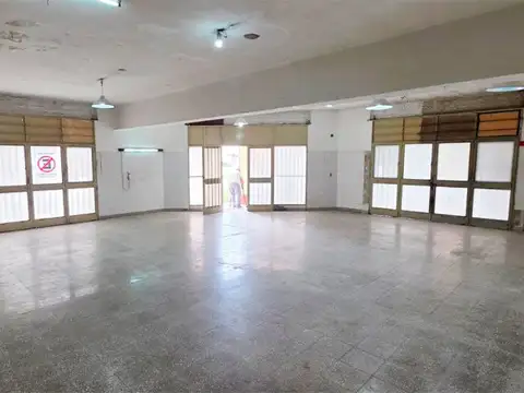 Local en Alquiler 61 años