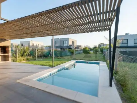 Departamento 5 ambientes con 3 baños