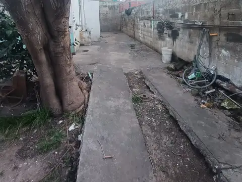 Casa 3 ambientes con 1 baño
