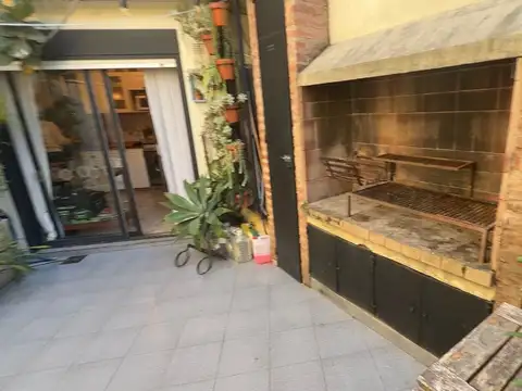 VENTA PH 3 AMB SAENZ PEÑA  PATIO EXCELENTE UBICADO