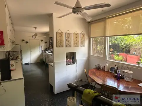 Espectacular casa en esquina en venta con gran jardín y pileta - Zona premium de Martínez