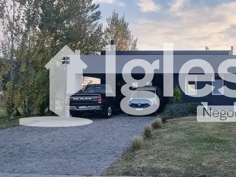 Casa en alquiler de 4 ambientes en Barrio San Simon