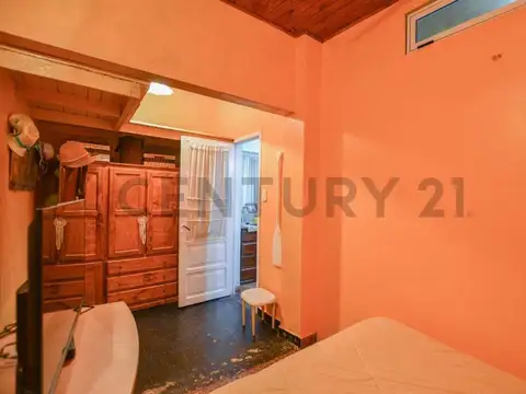 40 casi esquina Montevideo , Piso 0
