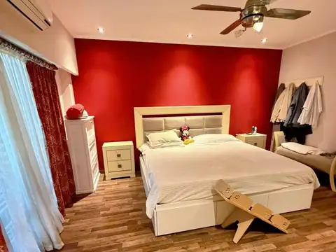 Casa 6 ambientes con 5 baños