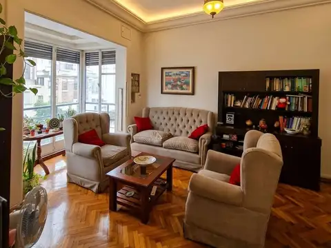 3 Ambientes c/ Dependencia en Av. Belgrano