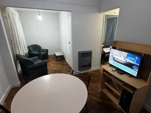 Combate de los Pozos 700, Piso 1