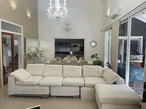 Casa en Venta en Fincas de Iraola I, USD 450.000