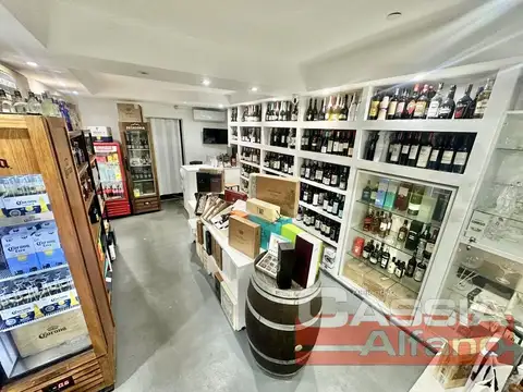 FONDO DE COMERCIO VINOTECA Y TIENDA DE BEBIDAS Y AFINES FUNCIONANDO