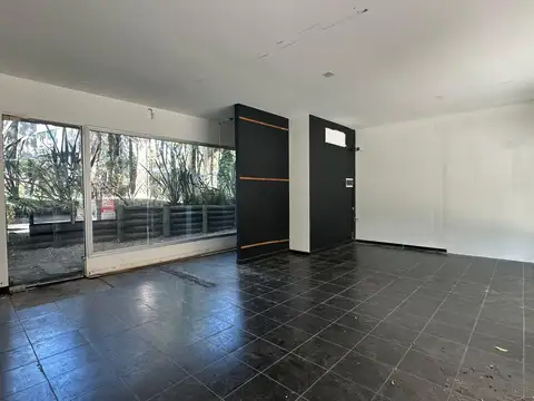 Castaño e/ Boyero y Benteveo