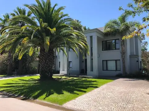 La Pradera-Av. Caamaño 900
