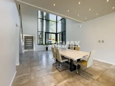 Casa 6 ambientes con 3 baños