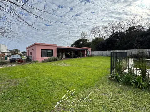Casa 5 ambientes con 2 baños