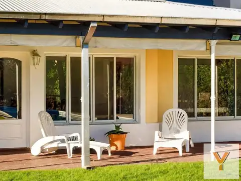 Casa 5 ambientes con 4 baños