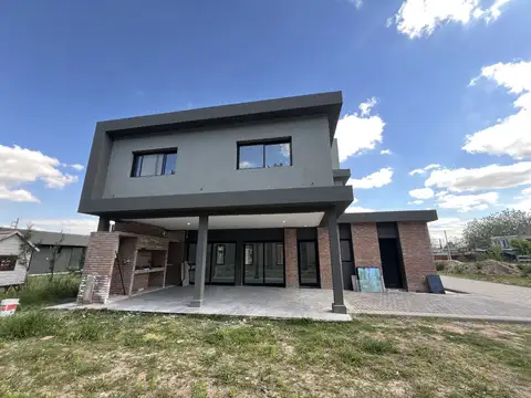 Casa en Venta en Roldan, USD 140.000