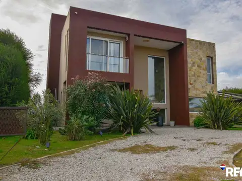 CASA 4 AMBIENTES EN VENTA LA ALAMEDA CANNING