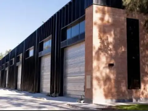 Depósito en PARQUE AUSTRAL 460 MTS CUB