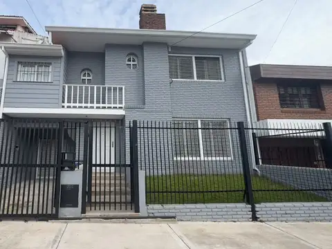 EN VENTA CASA 4 AMB PATIO QUINCHO STELLA MARIS