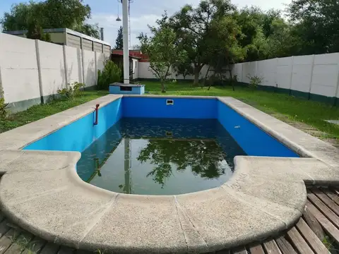 Casa en Venta con 2 cocheras