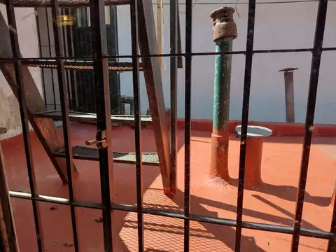 Depto Tipo Casa 2 ambientes con 1 baño