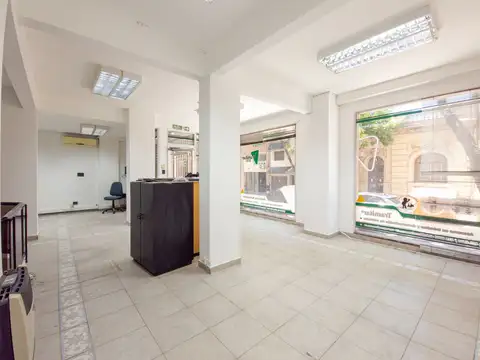 LOCAL COMERCIAL EN ALQUILER DE 145m2 UBICADO EN BARRIO MARTIN