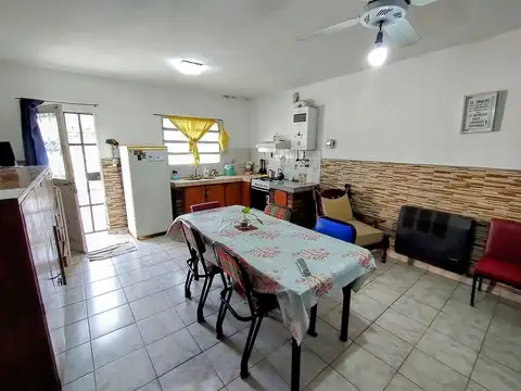 Casa 5 ambientes con 1 baño