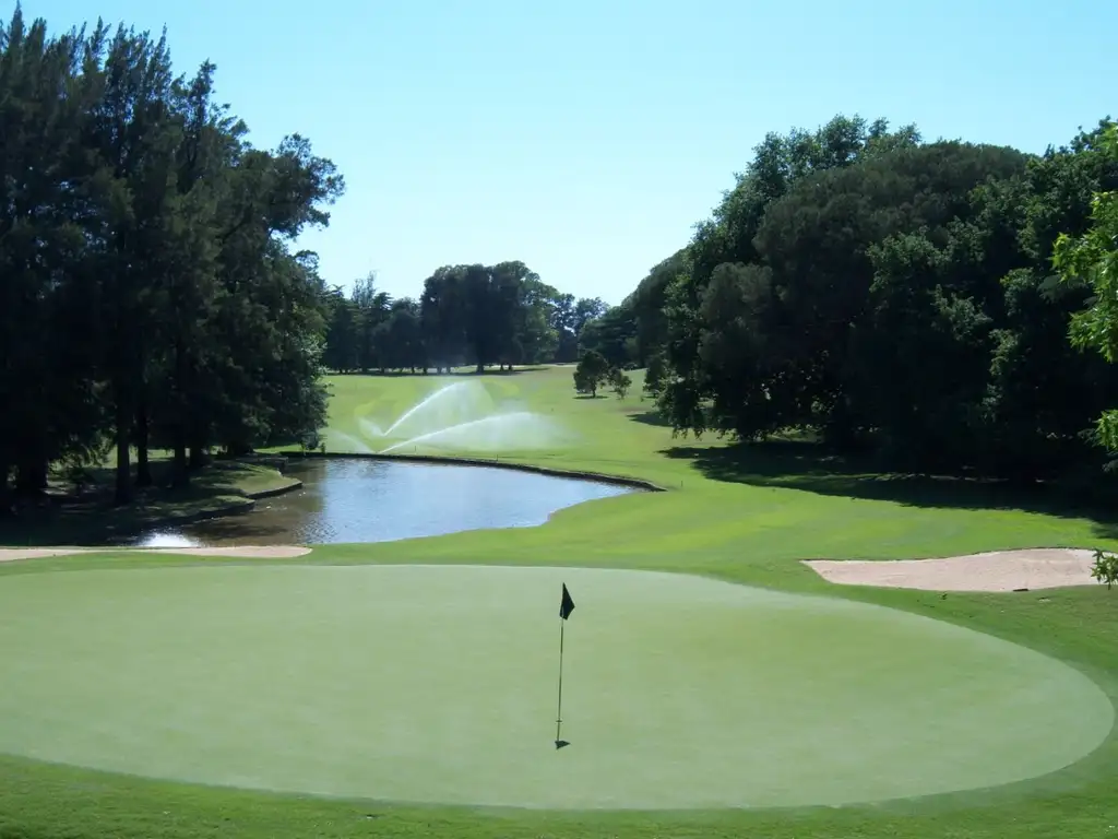 Actividades deportivas futbol, voley, golf, tenis, hockey en Olivos Golf Club