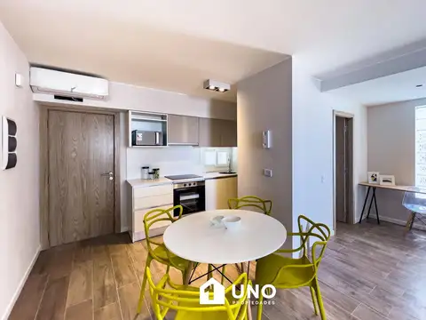 Av. Pellegrini y Pte. Roca - Amplio Dpto de 1 Dormitorio Externo. Cochera disponible.