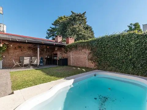 VENTA CASA 4 AMB CASTELAR NORTE PILETA APTO CREDIT