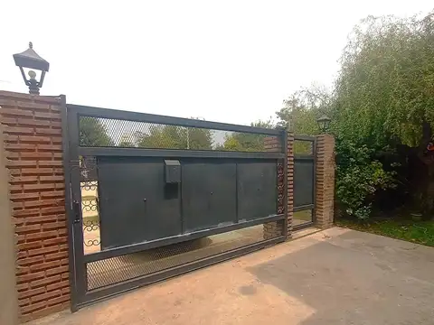 Quinta en Venta con 2 cocheras