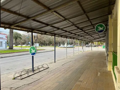 Local en Venta 76 años