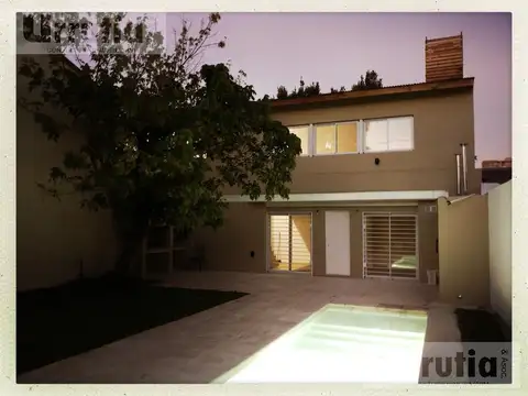 Casa en Venta con 1 cochera