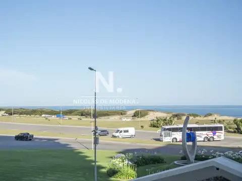 Torre Imperiale Punta Del Este, frente al mar