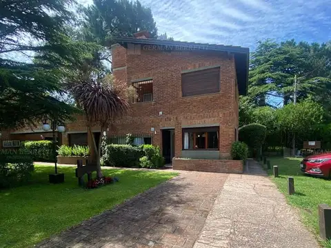 Escualos y Artes 900