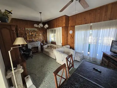 Paraná al 5500 P.A., E/ Manuelita Rosas y La Rioja