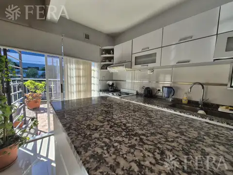 Venta PH 4 ambientes con cochera en Quilmes
