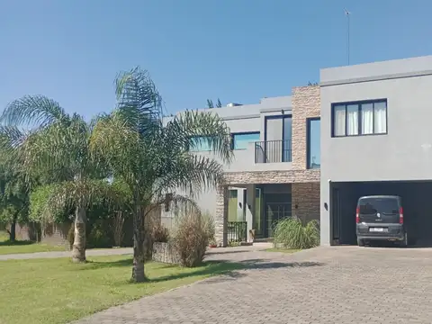 Hermosa Casa en Venta en San Matias