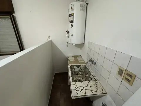 Casa en alquiler de tres ambientes en Rafael Calzada