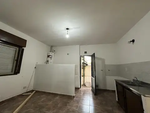 Casa 3 ambientes con 1 baño
