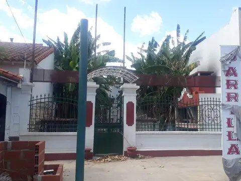 VENTA - CASA COMERCIAL - TOTALMENTE A REFACCIONAR - HAEDO