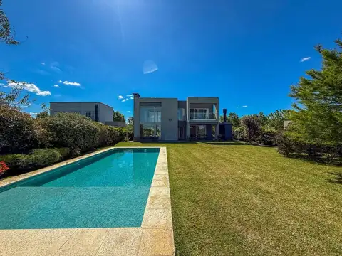 CASA EN VENTA HARAS DEL SUR 3