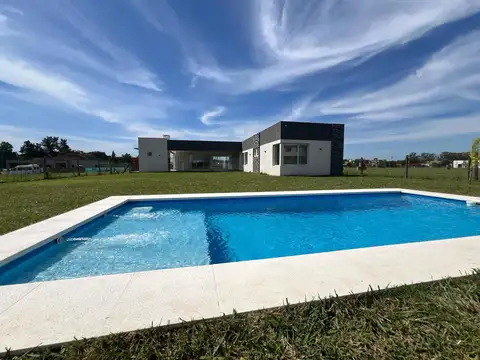 Casa 5 ambientes con 2 baños