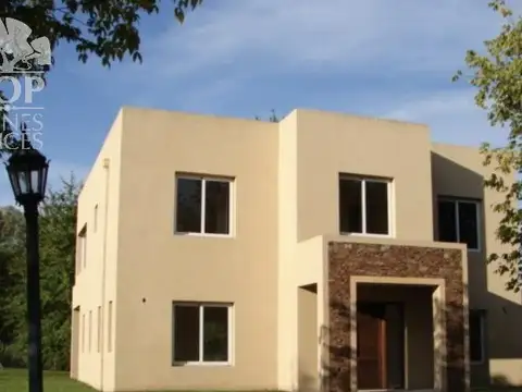 Casa en Alquiler de 4 dormitorios