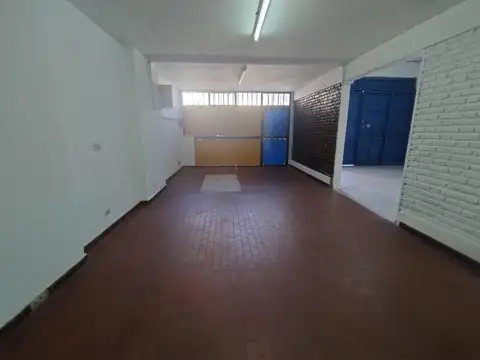 ALQUILER - Local de 460m2. Pichincha, Rosario