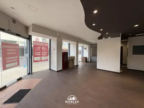 Local en esquina en zona Centro