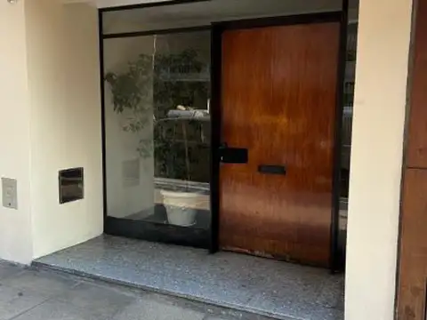 APTO CRÉDITO. Recoleta; 2 amb en PB con patio apto mascotas.