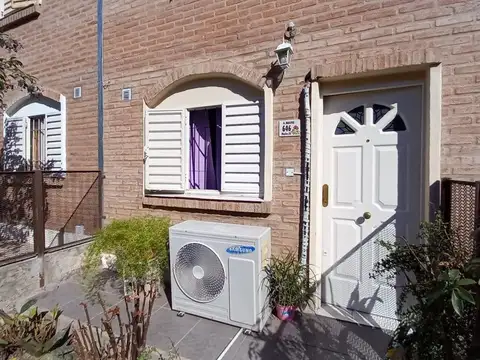 VENTA CASA DOS DORMITORIOS  BARRIO LAS PALMAS