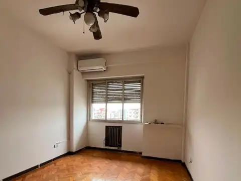 Venta dpto 4 amb con dependencia Almagro APTO CRED