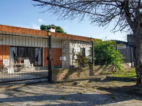 Casa en venta c/ cochera en Cachimba del Rey