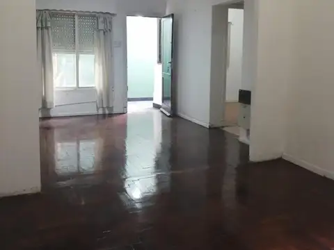 Depto Tipo Casa en Alquiler 50 años