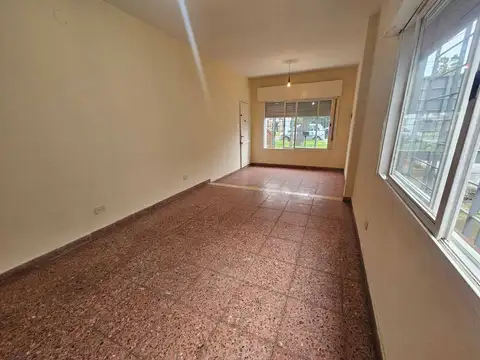 Depto Tipo Casa en Alquiler de 2 ambientes